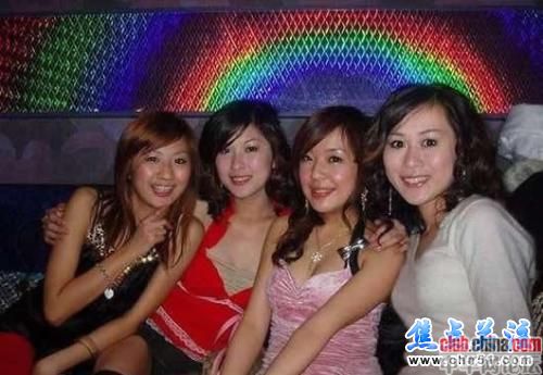 视频:天上人间的台前幕后